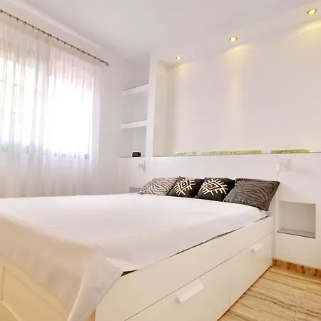 アパート апартаменты, 2 уровня, 3 спальни, до 6 человек, El Duque, Costa Adeje.
