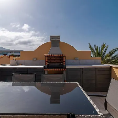 апартаменты, 2 уровня, 3 спальни, до 6 человек, El Duque, Costa Adeje. アパート *