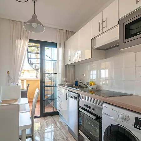 アパート апартаменты, 2 уровня, 3 спальни, до 6 человек, El Duque, Costa Adeje. アデヘ