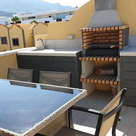 アパート апартаменты, 2 уровня, 3 спальни, до 6 человек, El Duque, Costa Adeje. アデヘ