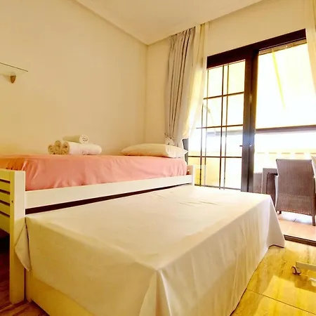 アパート апартаменты, 2 уровня, 3 спальни, до 6 человек, El Duque, Costa Adeje. アデヘ