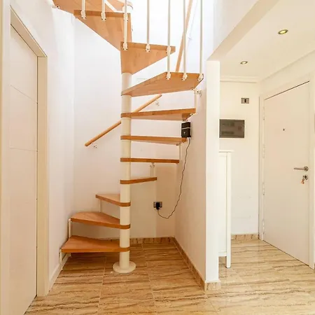 апартаменты, 2 уровня, 3 спальни, до 6 человек, El Duque, Costa Adeje. アデヘ