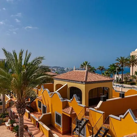 Lägenhet апартаменты, 2 уровня, 3 спальни, до 6 человек, El Duque, Costa Adeje.